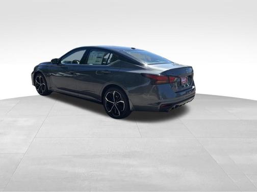 2t Gun Blk Roof 2026 Nissan Altima 2.5 SR