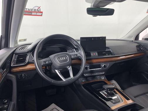 2023 Audi Q5 45 S line quattro Premium
