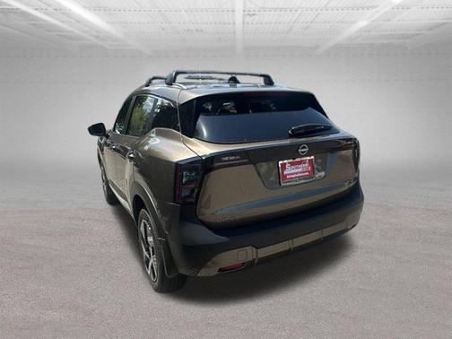 Canyon Bronze M 2026 Nissan Kicks SV