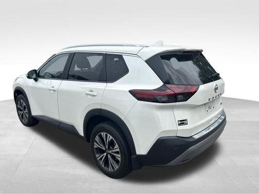 White 2023 Nissan Rogue SV