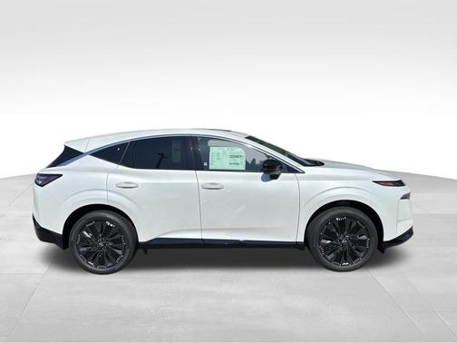 Everest White P 2026 Nissan Murano Platinum