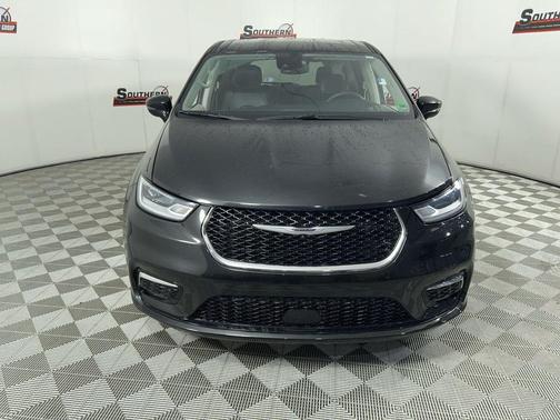2024 Chrysler Pacifica Touring-L