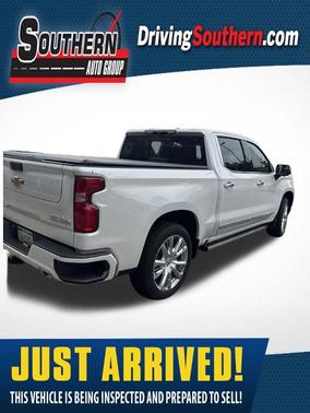 Iridescent Pearl Tricoat 2024 Chevrolet Silverado 1500 High Country