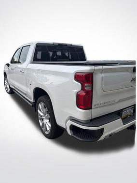 Iridescent Pearl Tricoat 2024 Chevrolet Silverado 1500 High Country