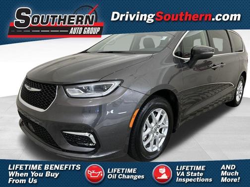 2023 Chrysler Pacifica Touring-L