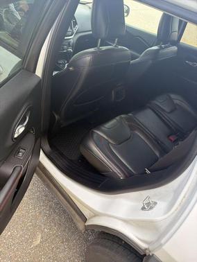 Bright White Clearcoat 2014 Jeep Cherokee Trailhawk