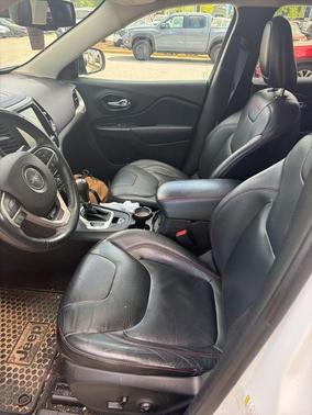 Bright White Clearcoat 2014 Jeep Cherokee Trailhawk