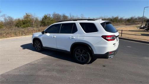2023 Honda Pilot AWD Sport