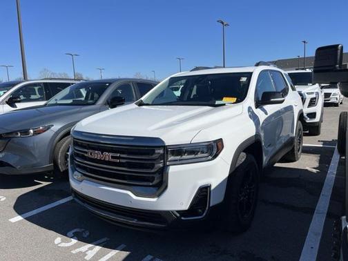 2023 GMC Acadia AWD AT4