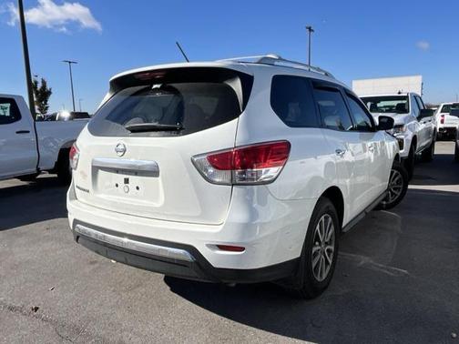 2016 Nissan Pathfinder S
