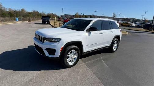 2023 Jeep Grand Cherokee Laredo