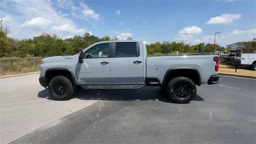2024 Chevrolet Silverado 2500 4WD Crew Cab Standard Bed ZR2