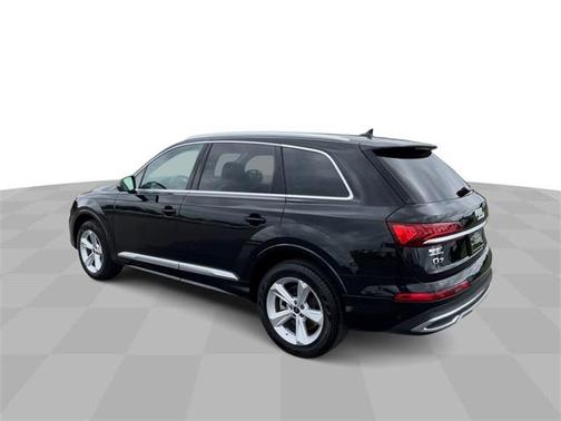 2024 Audi Q7 45 Premium Plus