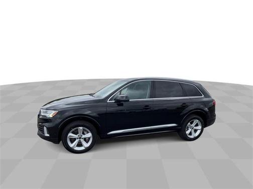 2024 Audi Q7 45 Premium Plus