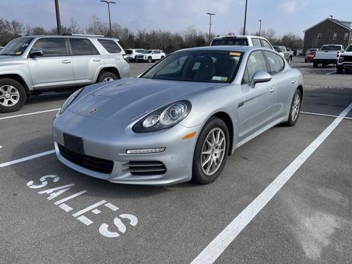 2015 Porsche Panamera 4