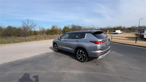 2024 Mitsubishi Outlander SE Black Edition w/Pano Roof S-AWC