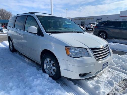 Photo 3 of 4 of 2008 Chrysler Town & Country Touring