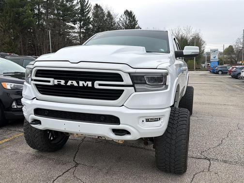 Bright White Clearcoat 2020 RAM 1500 Laramie