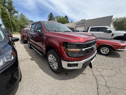 Ruby Red Metallic Tinted Clearcoat 2026 Ford F-150 XLT