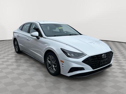 2022 Hyundai SONATA SEL