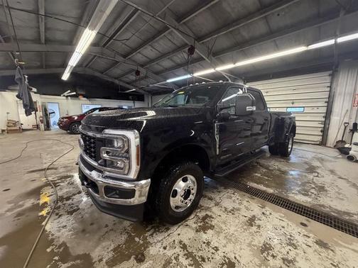 Agate Black Metallic 2026 Ford F-350 XL