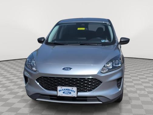 Iconic Silver 2022 Ford Escape SE