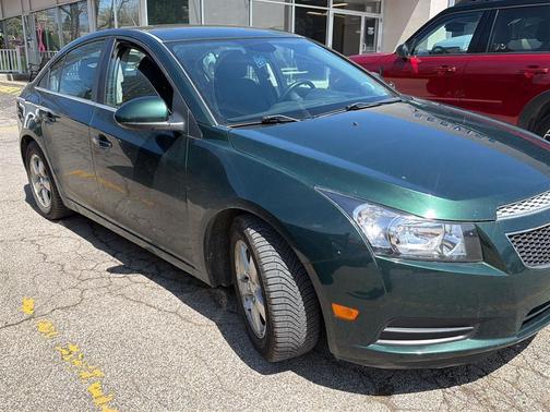 Rainforest Green Metallic 2014 Chevrolet Cruze 1LT