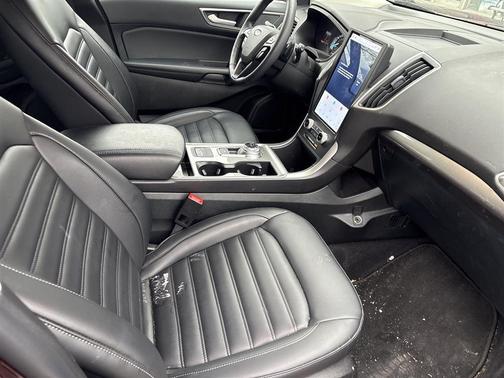 Burgundy Velvet Metallic Tinted Clearcoat 2024 Ford Edge SEL