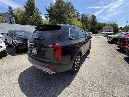 Black 2022 Kia Telluride S