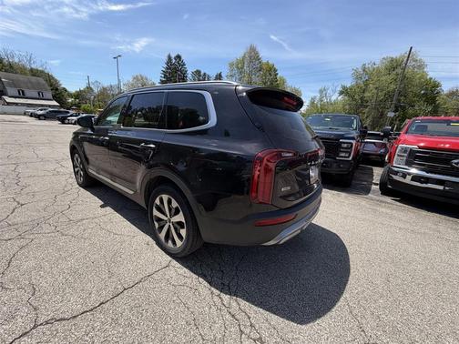 Black 2022 Kia Telluride S