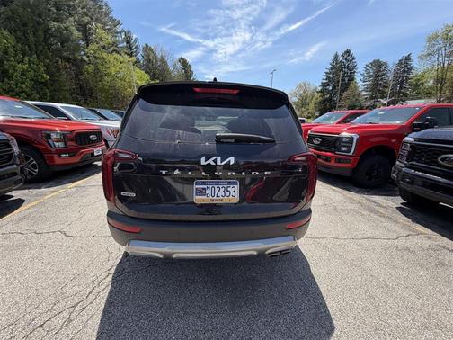 Black 2022 Kia Telluride S