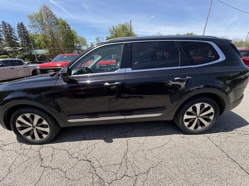 Black 2022 Kia Telluride S