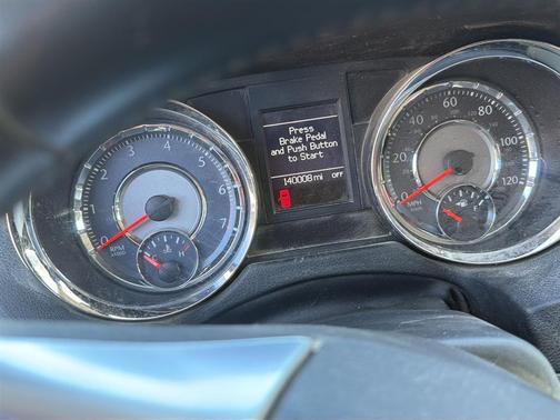 Blackberry Pearlcoat 2011 Chrysler Town & Country Touring-L