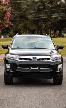 Photo 2 of 32 of 2013 Toyota Highlander Hybrid Limited