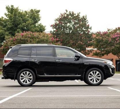 Photo 3 of 32 of 2013 Toyota Highlander Hybrid Limited