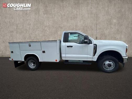 Oxford White 2025 Ford F-350 XL