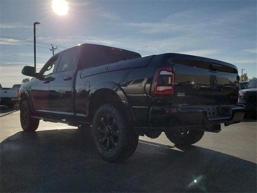 2021 RAM 3500 Laramie Crew Cab 4x4 6'4' Box