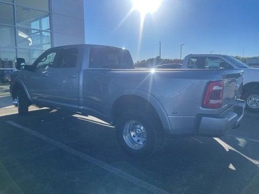 2024 RAM 3500 Limited Crew Cab 4x4 8' Box