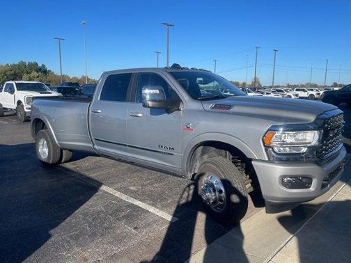 2024 RAM 3500 Limited Crew Cab 4x4 8' Box