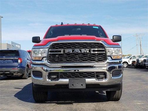 2022 RAM 2500 Tradesman Crew Cab 4x4 6'4' Box