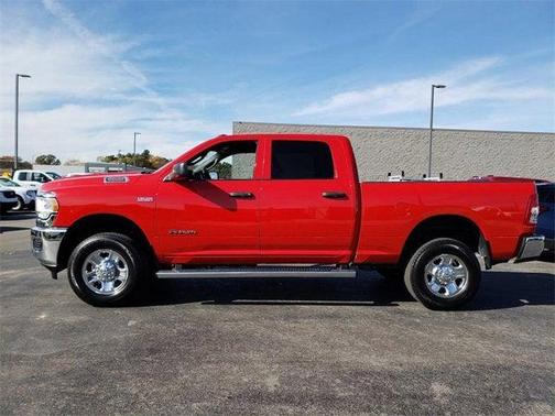 2022 RAM 2500 Tradesman Crew Cab 4x4 6'4' Box
