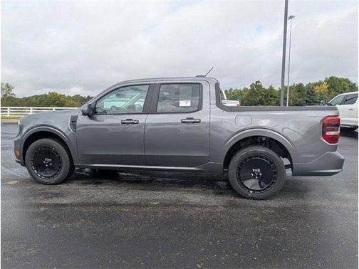 2025 Ford Maverick Lobo Standard
