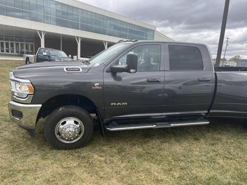 2020 RAM 3500 Tradesman Crew Cab 4x4 8' Box