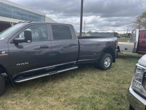 2020 RAM 3500 Tradesman Crew Cab 4x4 8' Box