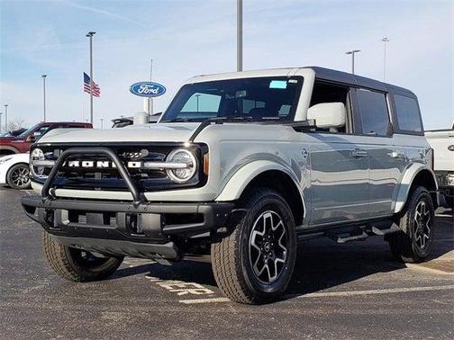 2024 Ford Bronco Outer Banks