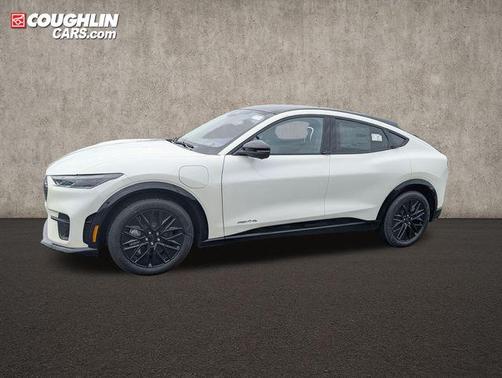 Star White Metallic Tri-Coat 2026 Ford Mustang Mach-E Premium