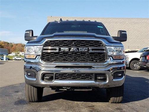 2024 RAM 3500 Tradesman Crew Cab 4x4 8' Box