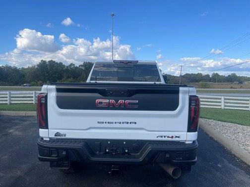 2024 GMC Sierra 2500 AT4