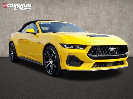 Yellow Splash Metallic Tri-coat 2024 Ford Mustang GT Premium