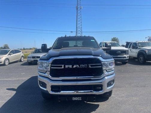 2024 RAM 3500 Tradesman Crew Cab 4x4 8' Box